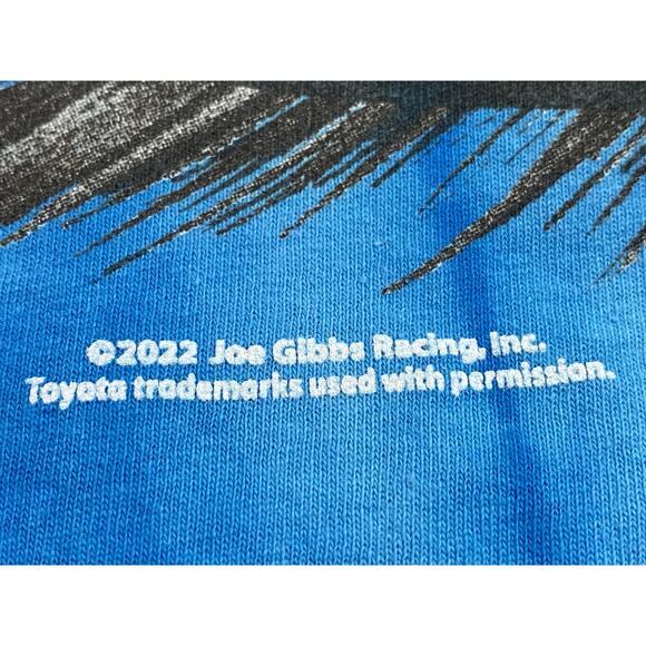 Kyle Busch Joe Gibbs Racing T-Shirt – Men’s Large, Royal M&M’s Tie-Dye - Picture 7 of 9